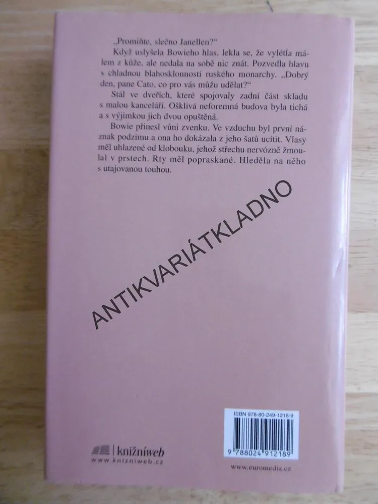 ODKUD VANE KOUŘ, SANDRA BROWN, **an