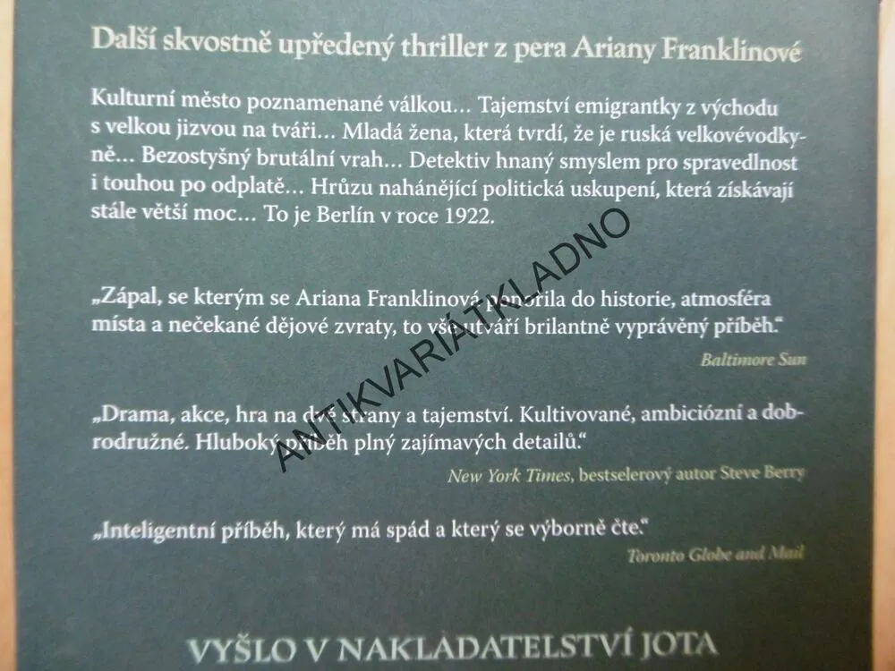 MĚSTO STÍNŮ, ARIANA FRANKLINOVÁ, 