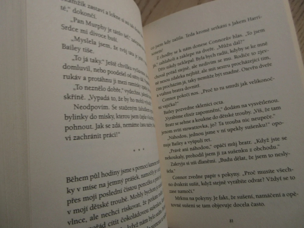 ODVÁŽNÁ GRACE, WENDY MASSOVÁ, **an