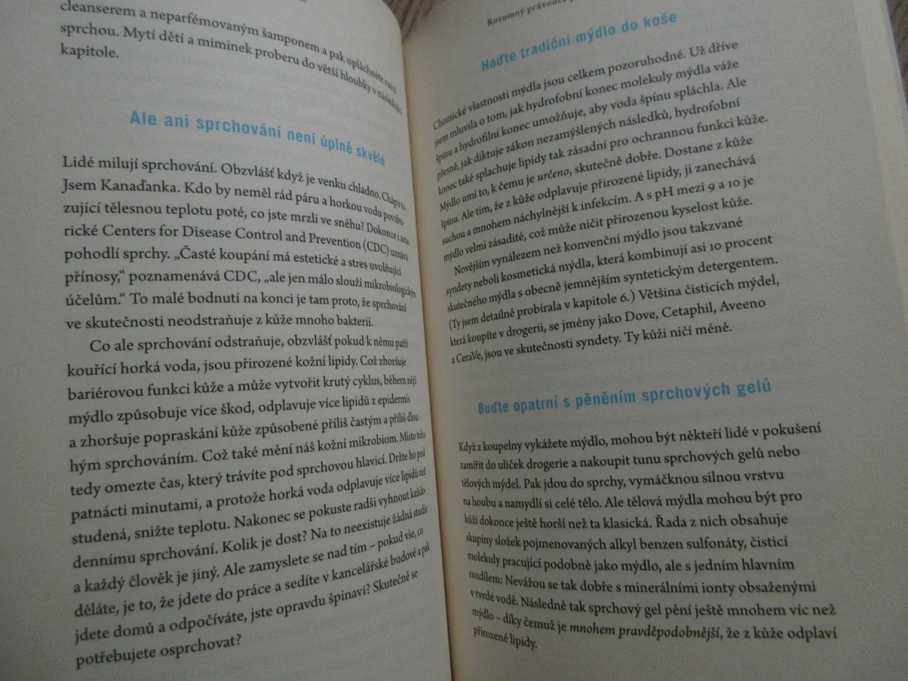 NEPŘÁTELÉ KŮŽE, CHRISTOPHER SHULGAN, SANDY SKOTNICKI, **an