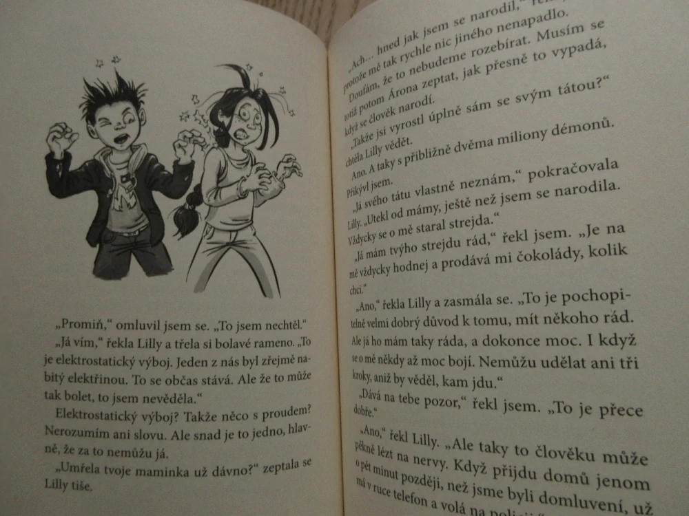 LUCIFER JUNIOR: PEKELNĚ DOBRÁ PARTA, JOCHEN TILL, **an