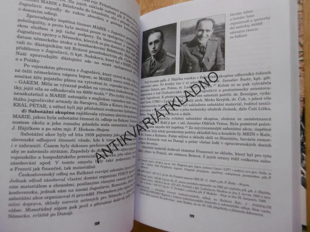 PO BOKU PREZIDENTA, JIŘÍ ŠOLC, FRANTIŠEK MORAVEC, **an