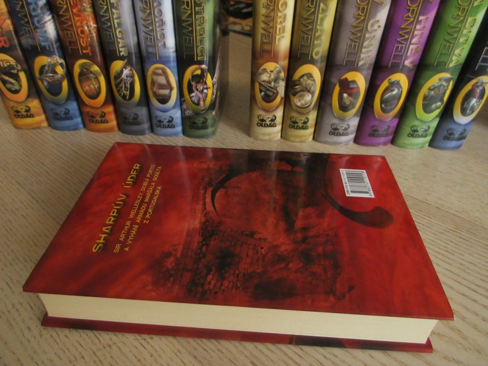 SHARPŮV ÚDER, BERNARD CORNWELL, **an
