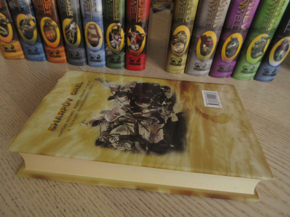 SHARPŮV OREL, BERNARD CORNWELL, **an