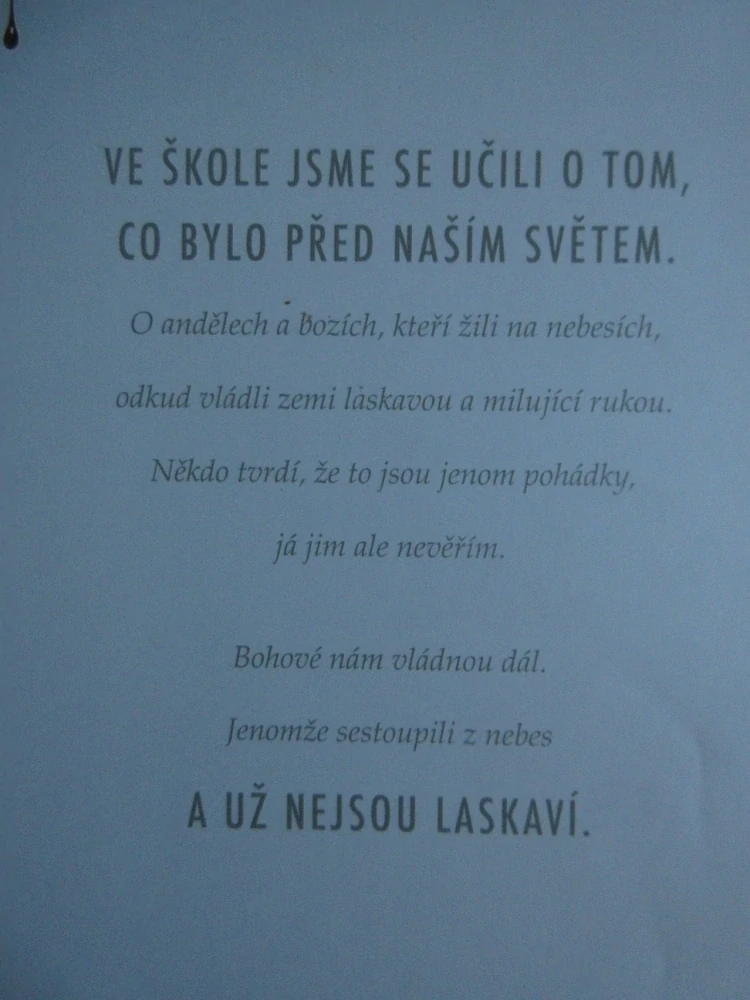 RUDÁ KRÁLOVNA, VICTORIA AVEYARDOVÁ, **an