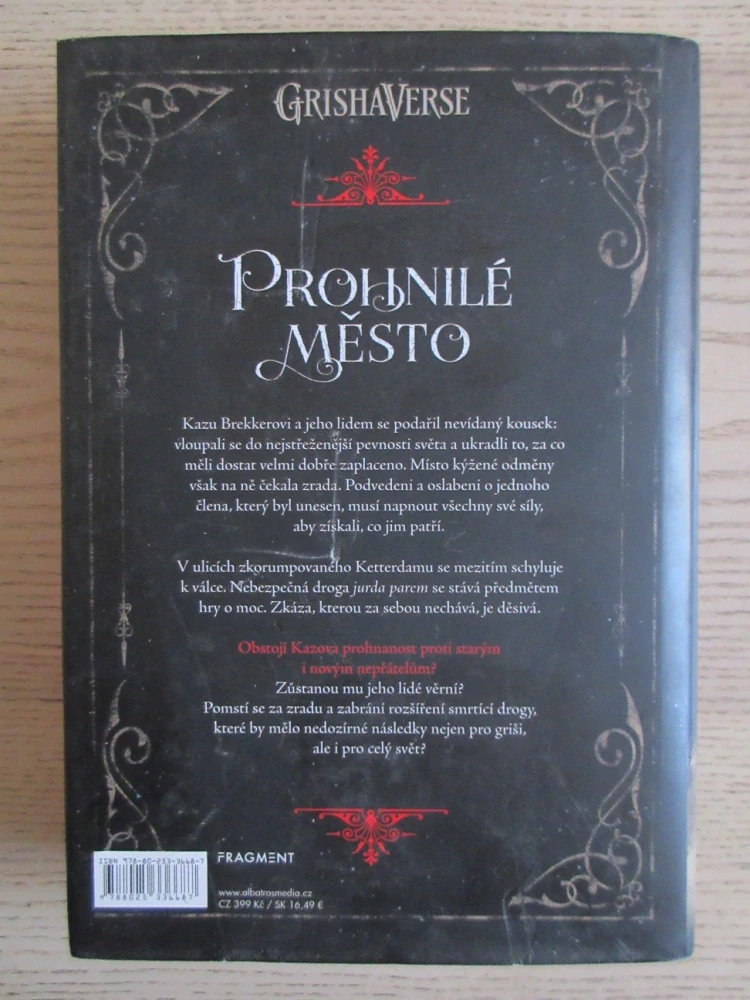 PROHNILÉ MĚSTO, LEIGH BARDUGO, **an