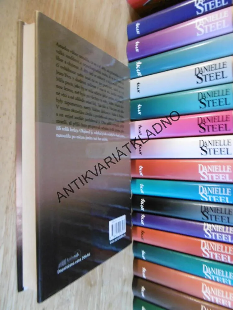 OZVĚNY, DANIELLE STEEL