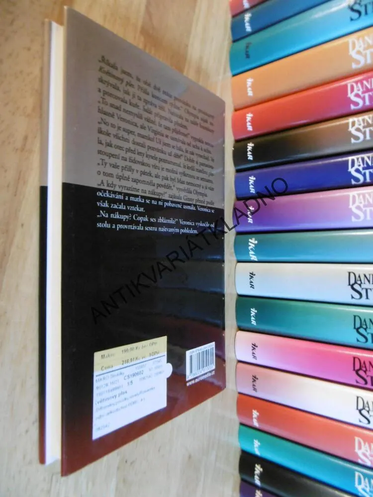 KVĚTINOVÝ PLES, DANIELLE STEEL, **an