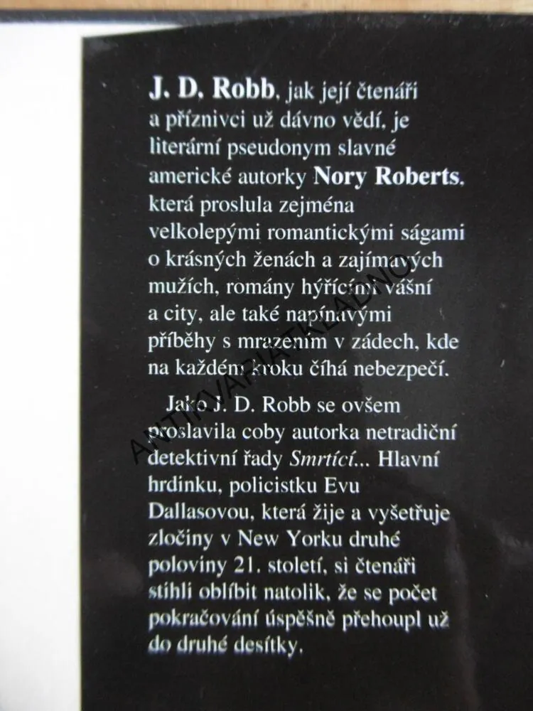 SMRTÍCÍ SVŮDNOST, J.D ROBB, NORA ROBERTSOVÁ, **an