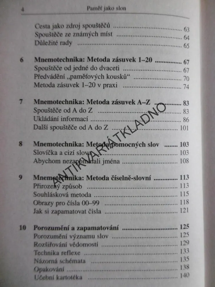 PAMĚŤ JAKO SLON, WILFRIED POSSIN, **an