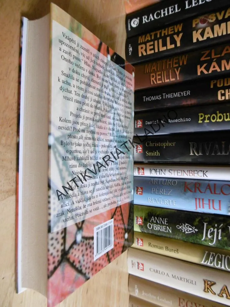 MAŠKARÁDA, JANET DAILEYOVÁ, **an