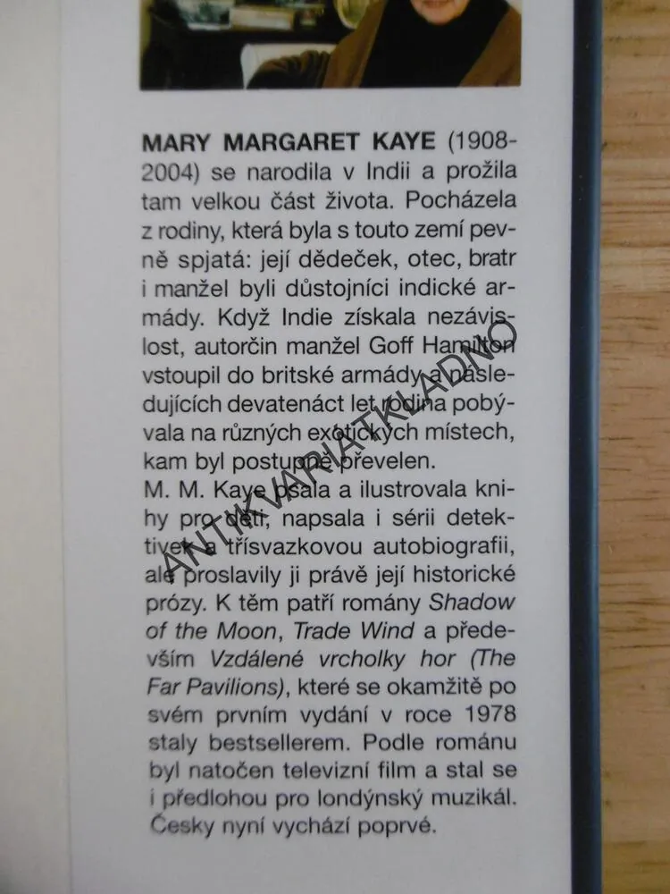 VZDÁLENÉ VRCHOLKY HOR, 1., M.M. KAYE