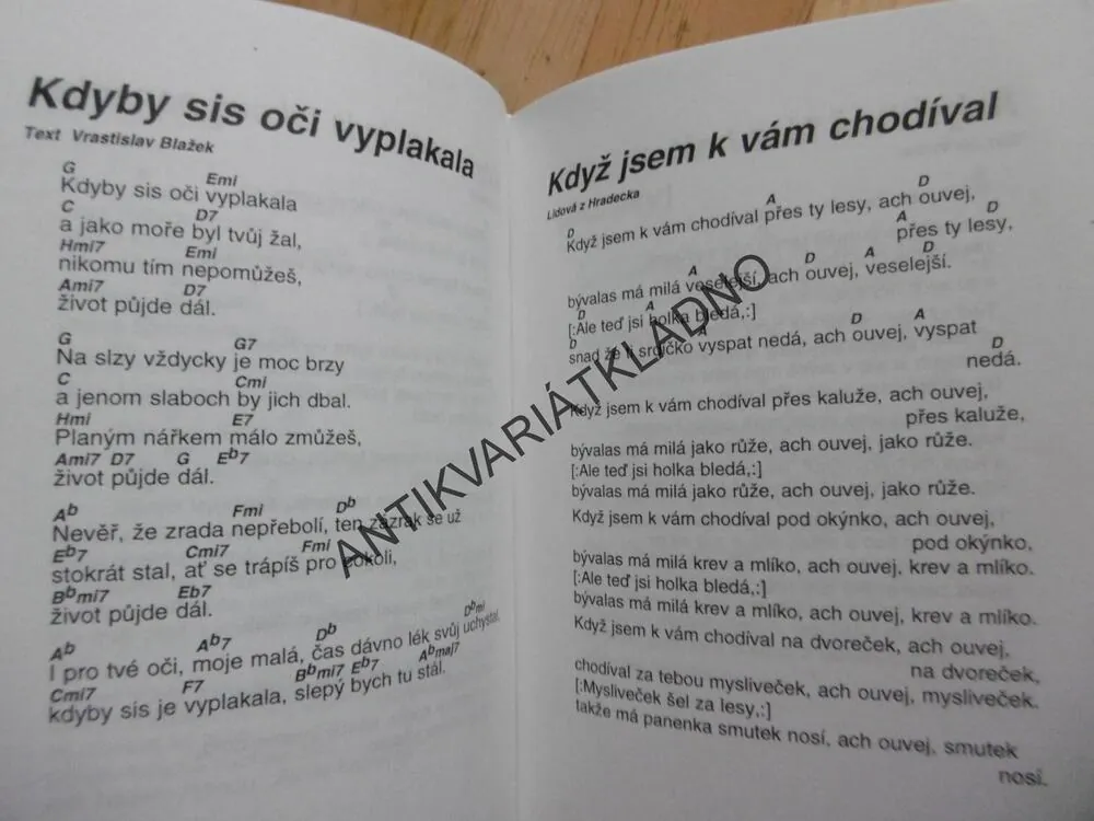 PÍSNIČKY DO KAPSY, **an