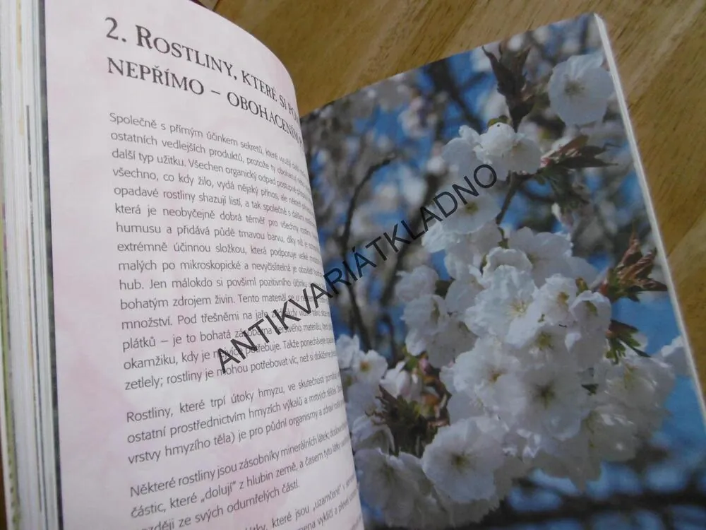 NEPŘÍTEL NEBO SPOJENEC, VZÁJEMNÉ OVLIVŇOVÁNÍ ROSTLIN, BOB FLOWERDEW, **an
