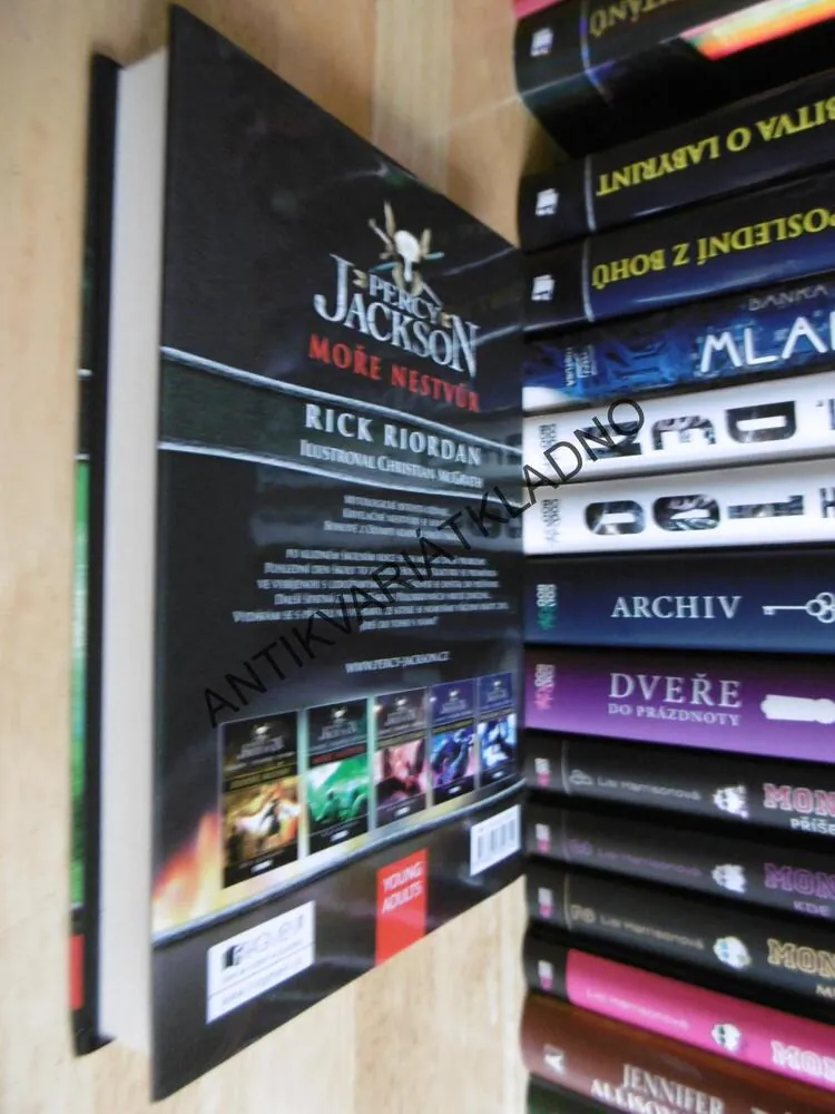 PERCY JACKSON, MOŘE NESTVŮR, RICK RIORDAN,
