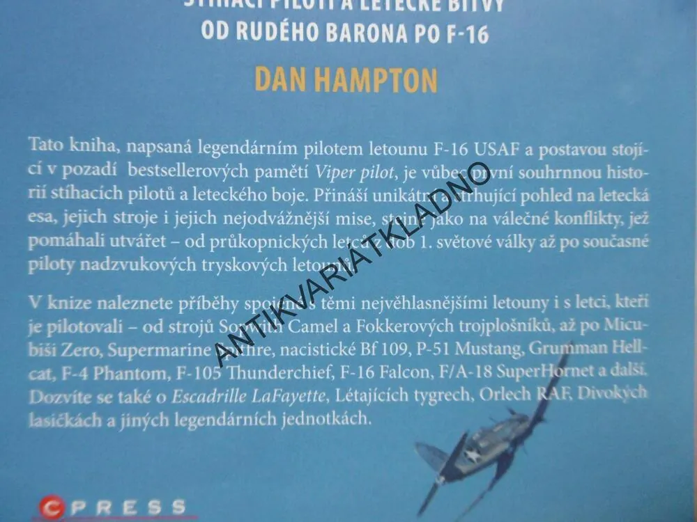 RYTÍŘI NEBES, DAN HAMPTON, STÍHACÍ PILOTI