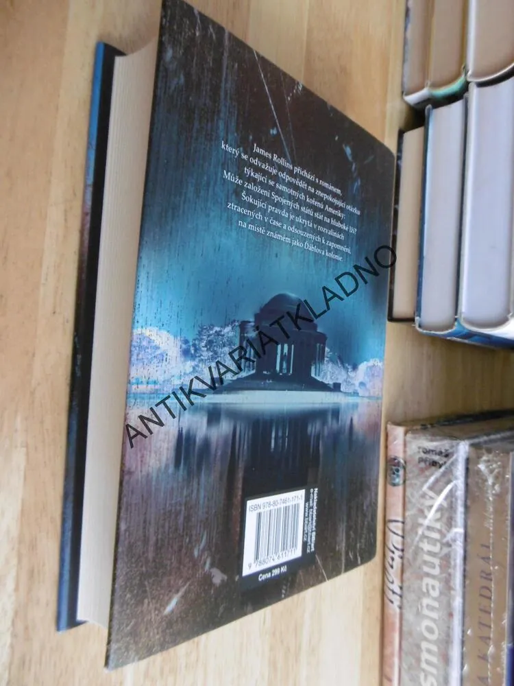 ĎÁBLOVA KOLONIE, JAMES ROLLINS, **an