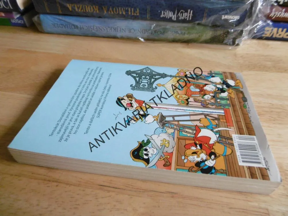 SUPER KOMIKS DISNEY, KAČER DONALD, 256 STRAN, 4/2011