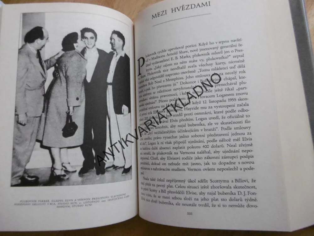 POSLEDNÍ VLAK DO MEMPHISU, CESTA ELVIS PRESLEY KE SLÁVĚ, GURALNICK, **an