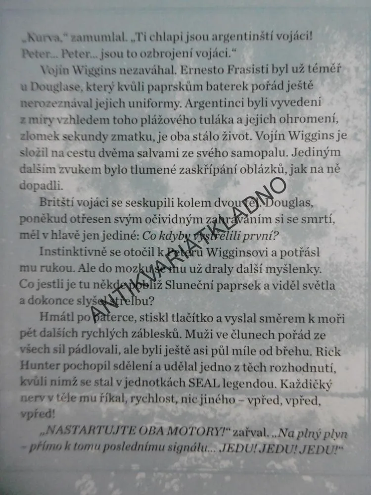 KOMANDO DUCHŮ, NOVÁ VÁLKA O FALKLANDY VE VIZI SLAVNÉHO SPISOVATELE, PATRICK ROBINSON
