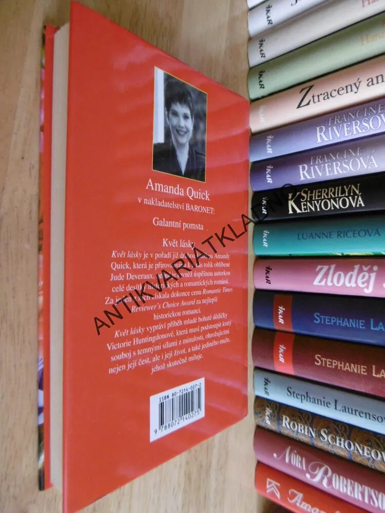 KVĚT LÁSKY, AMANDA QUICK, **an