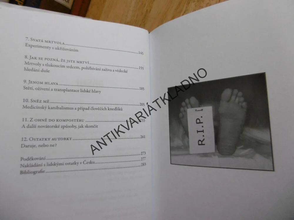 JAK SI ŽIJÍ NEBOŽTÍCI, MARY ROACHOVÁ