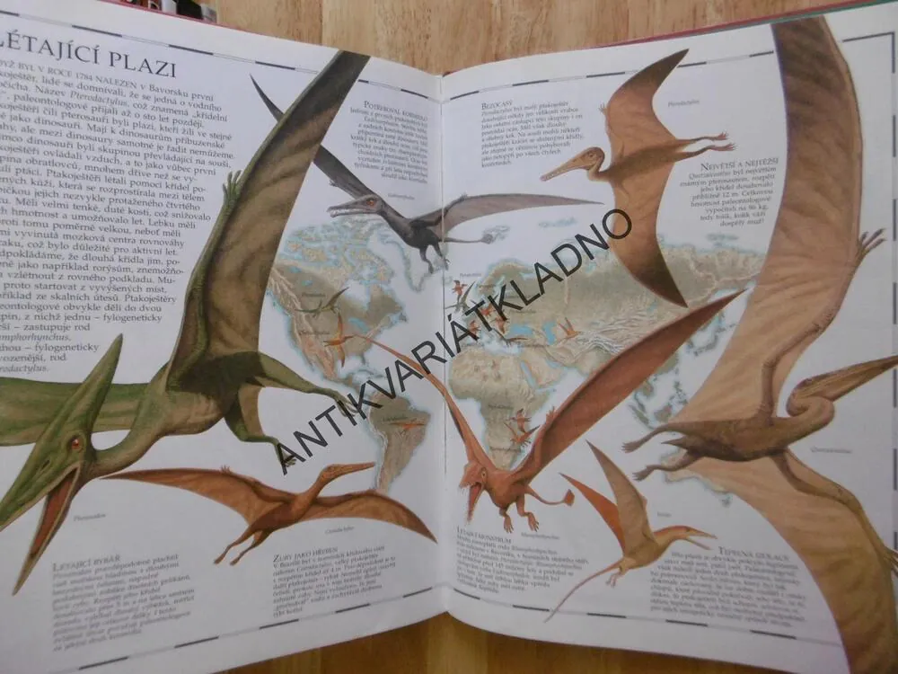 OBRAZOVÝ ATLAS DINOSAURŮ, DINOSAUŘI, GIULIANO FORNARI, **an