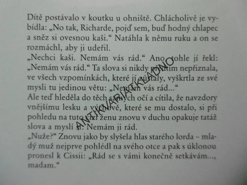 PRÁZDNÁ NÁRUČ, CATHERINE COOKSONOVÁ, **an