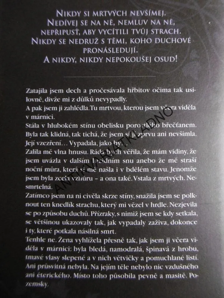 HŘÍŠNÍK, AMANDA STEVENSOVÁ, **an