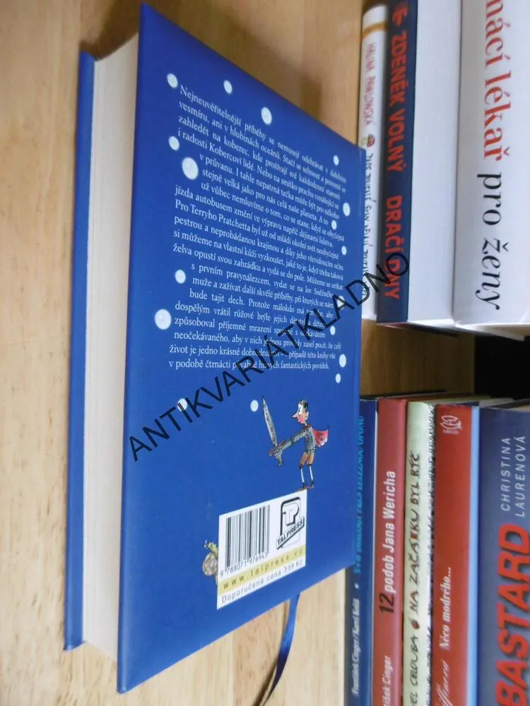 DRACI NA HRADĚ RUINOVĚ, FANTASTICKY ZÁBAVNÝ TERRY PRATCHETT