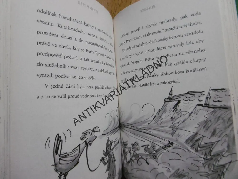 FALEŠNÝ PLNOVOUS VÁNOČNÍHO DĚDEČKA, FANTASTICKY ZÁBAVNÝ TERRY PRATCHETT
