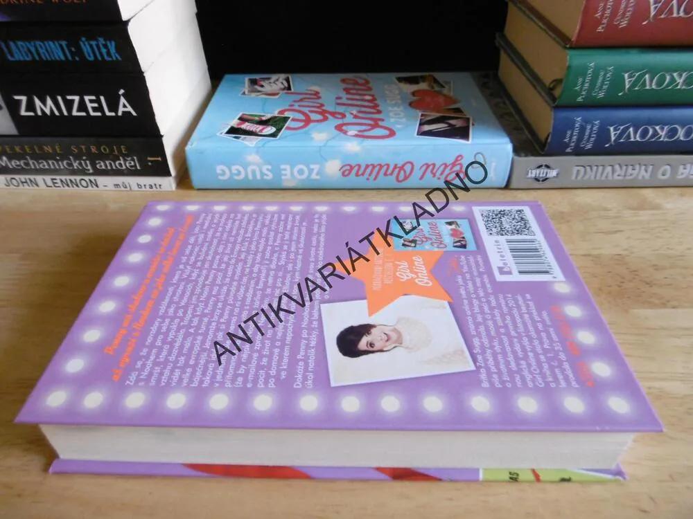 GIRL ONLINE, NA TURNÉ, ZOE SUGG, **an