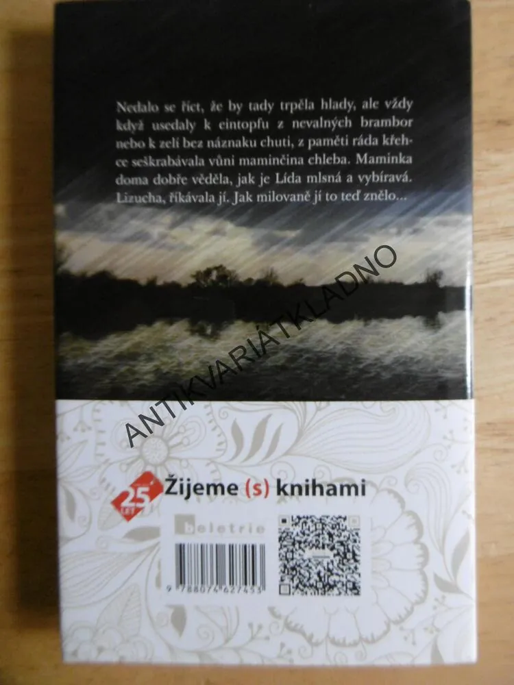 LIZUCHA, LENKA JURÁČKOVÁ, **an