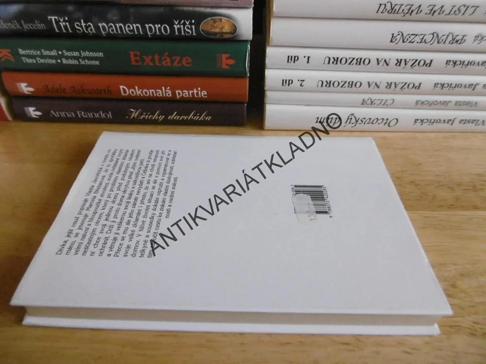 FANTAZIE NA DOVOLENÉ, VLASTA JAVOŘICKÁ, **an