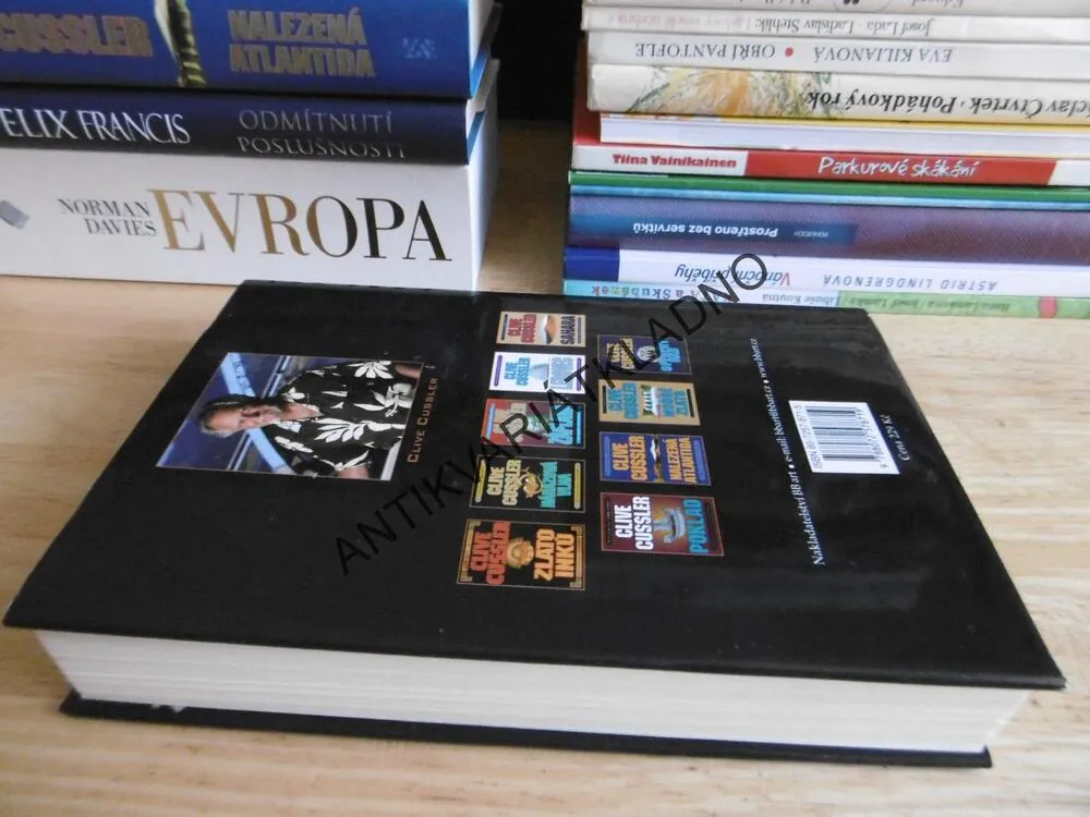 ZNOVUZROZENÍ VALHALY, CLIVE CUSSLER, **an