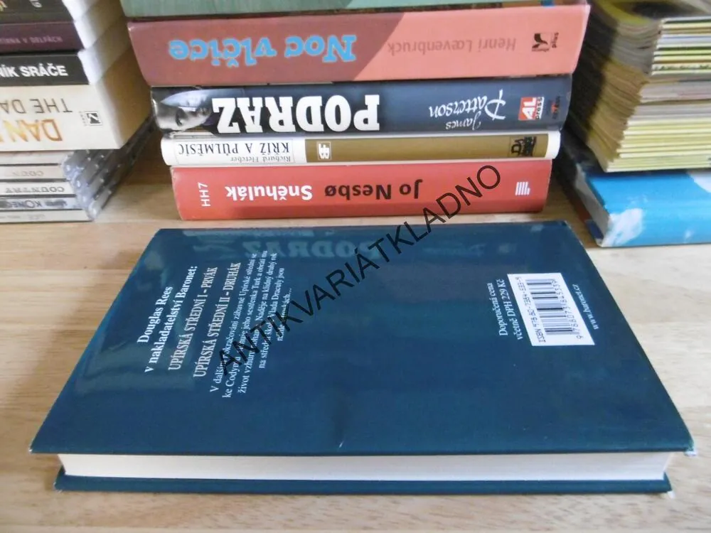 UPÍRSKÁ STŘEDNÍ, DRUHÁK, DOUGLAS REES, **an