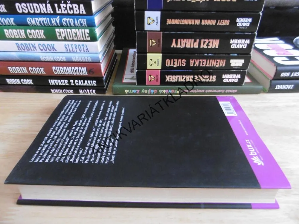 LÉČBA, ROBIN COOK, **an