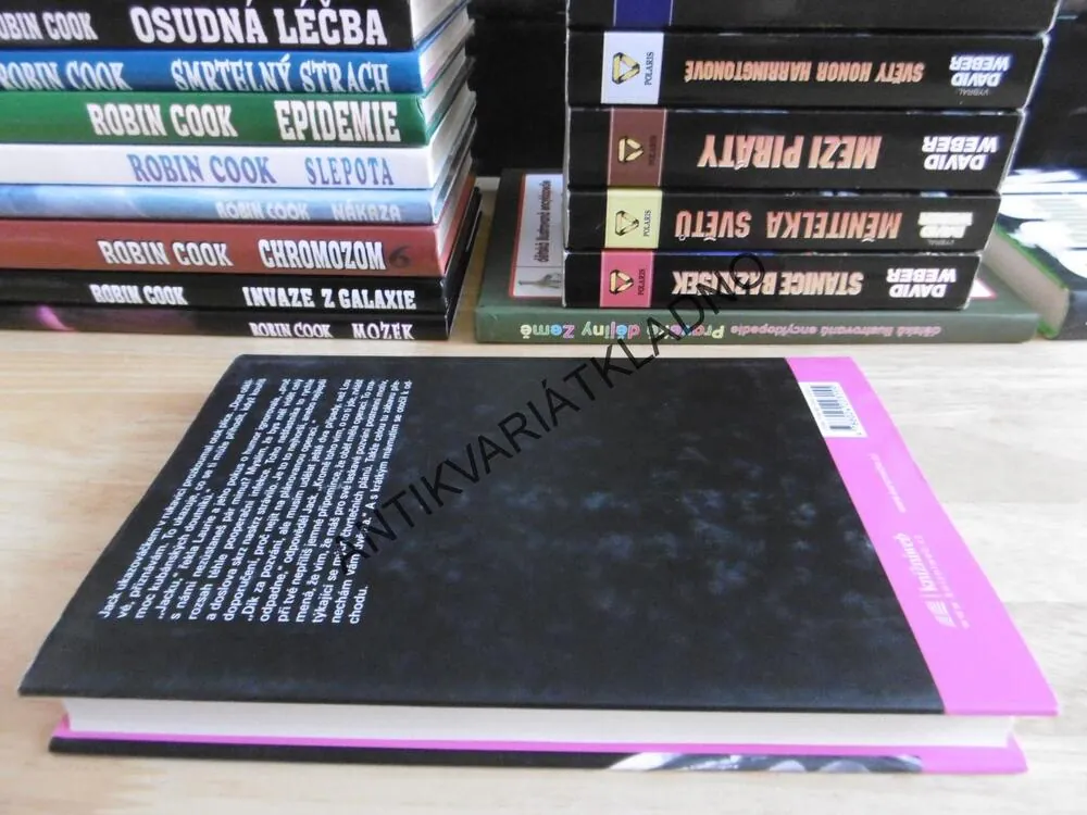 KRITICKÝ BOD, ROBIN COOK, **an