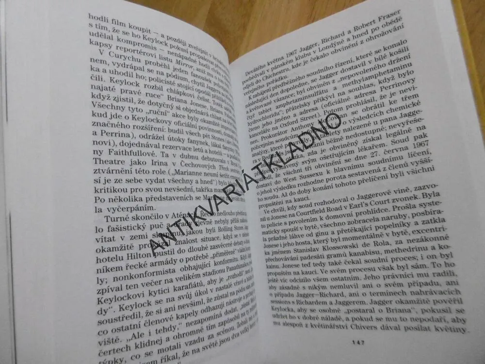 CHLADNÝ BARBAR, MICK JAGGER, CHRISTOPHER SANDFORD, ROLLING STONES, **an