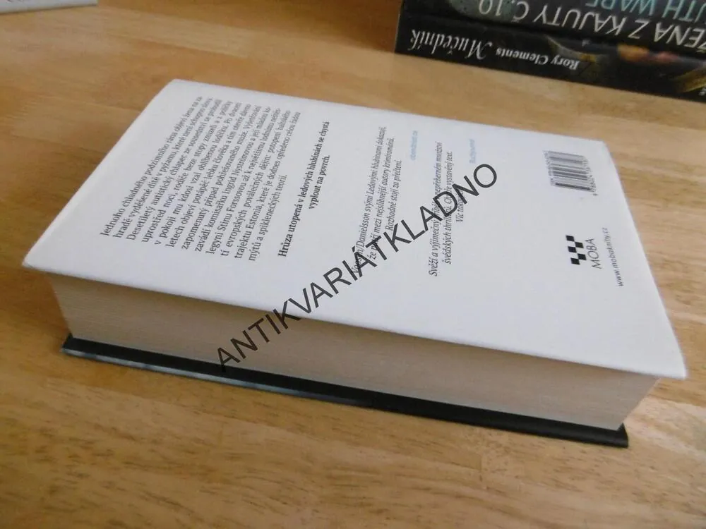 LEDOVÉ HLUBINY, KERSTIN SIGNE DANIELSSON, ROMAN VOOSEN, **an