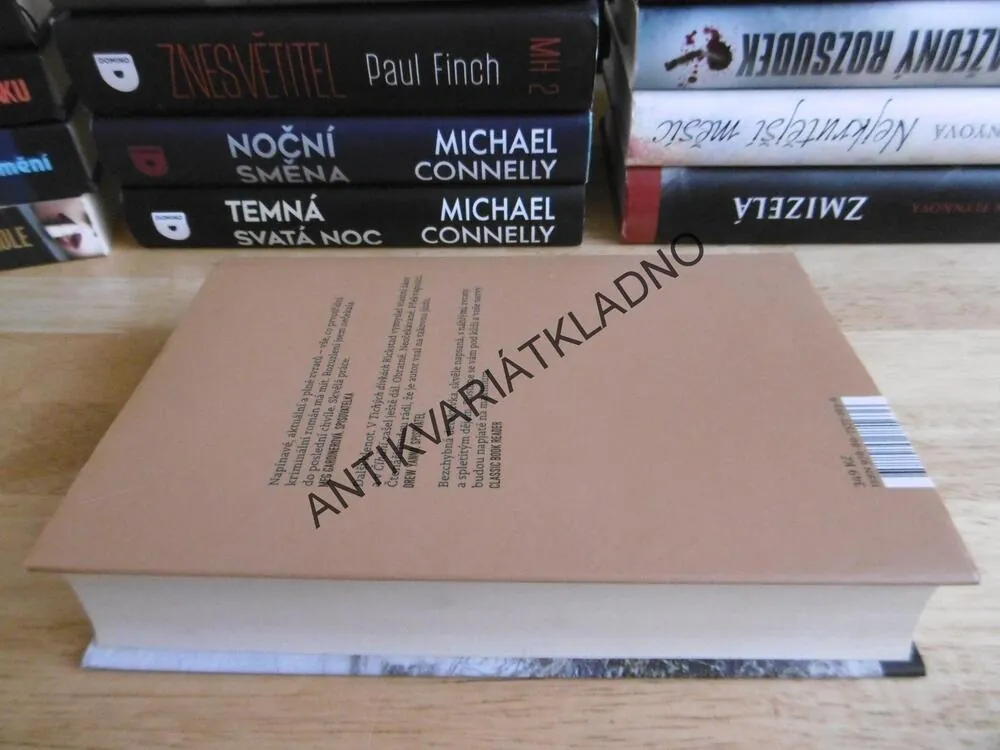 ČÍHÁNÍ, ERIC RICKSTAD, **an