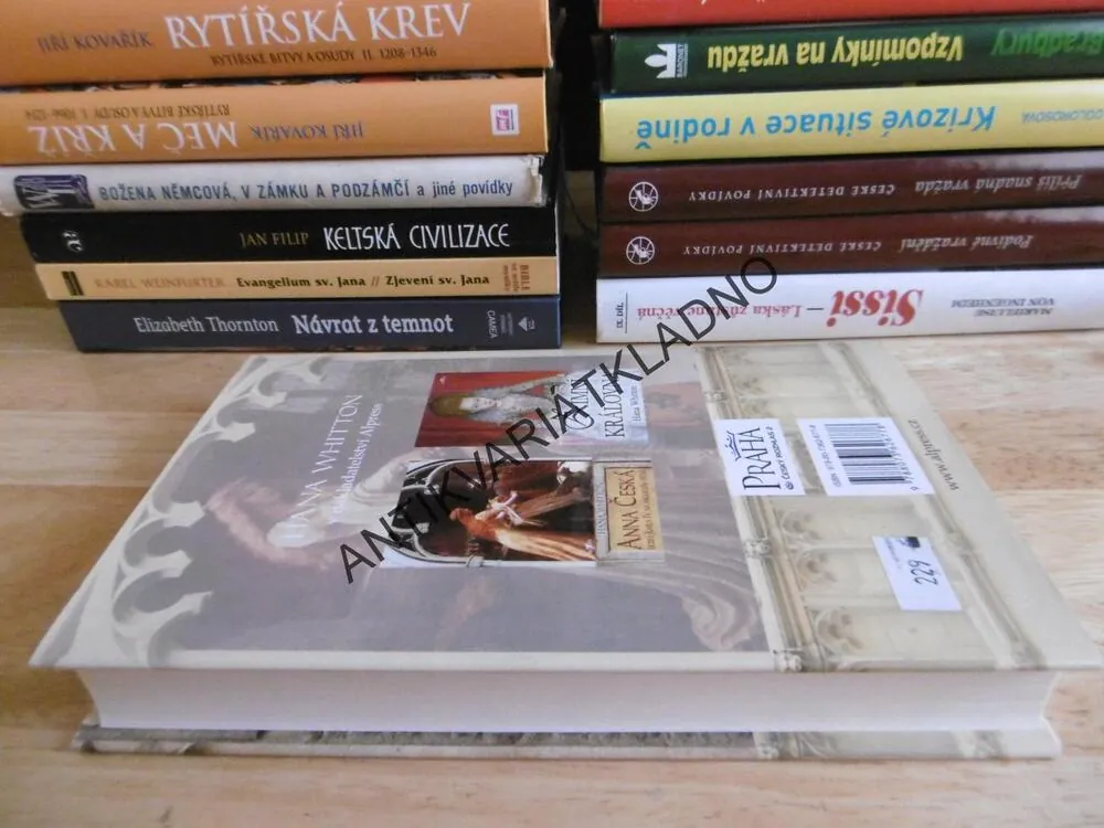 KRÁLOVNIN NÁPADNÍK, HANA WHITTON, **an