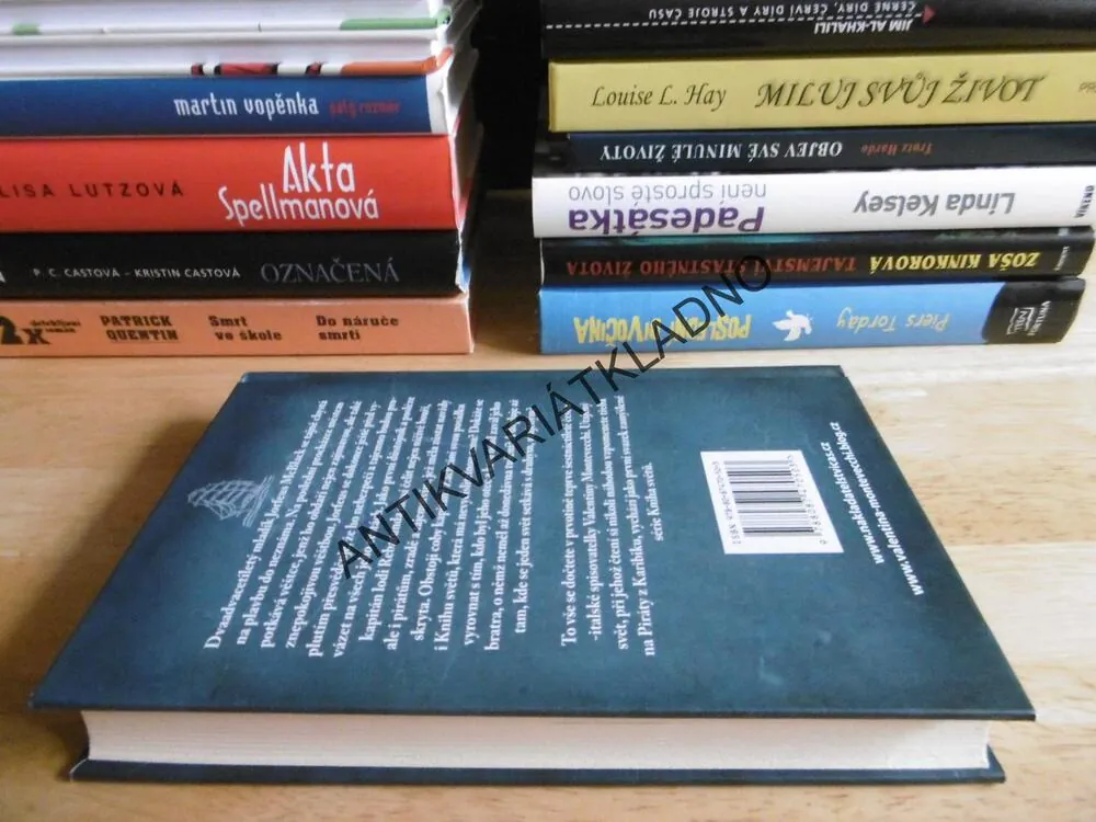 UTAJENÝ SVĚT, VALENTINA MONTECECCHI, KNIHA SVĚTŮ 1., **an