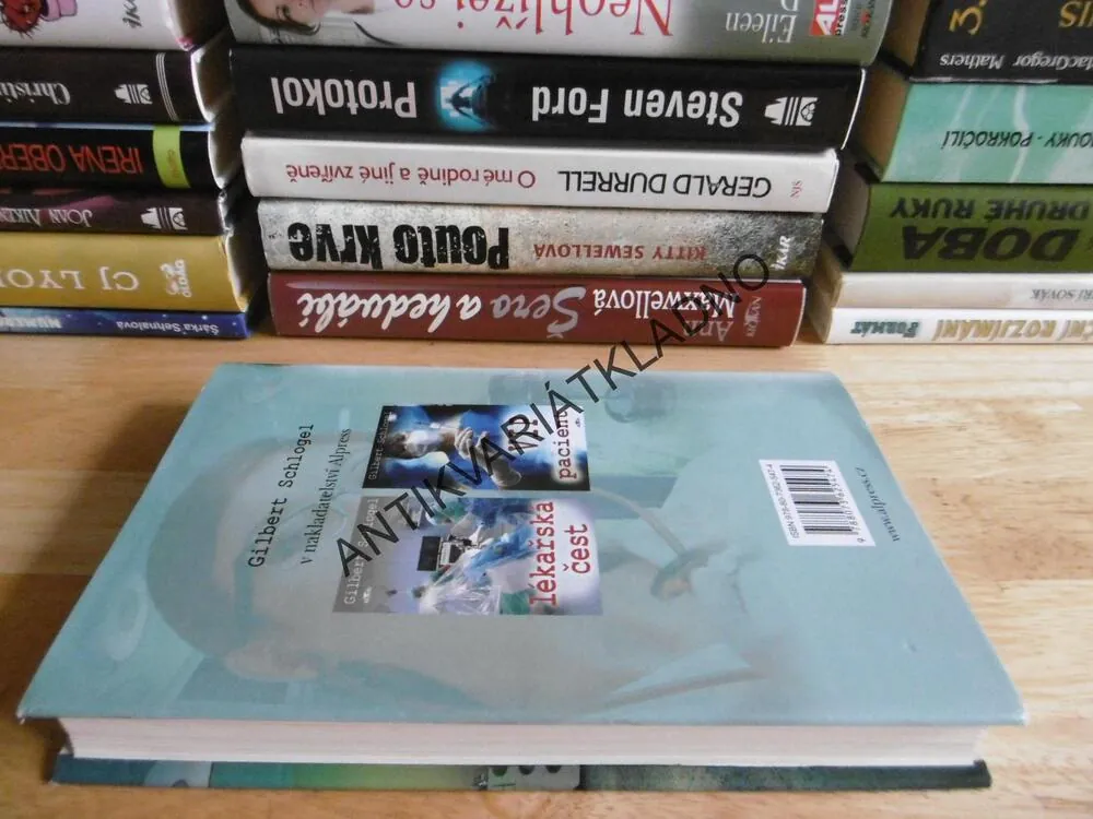 DOKTORKA VALÉRIE, GILBERT SCHLOGEL, **an