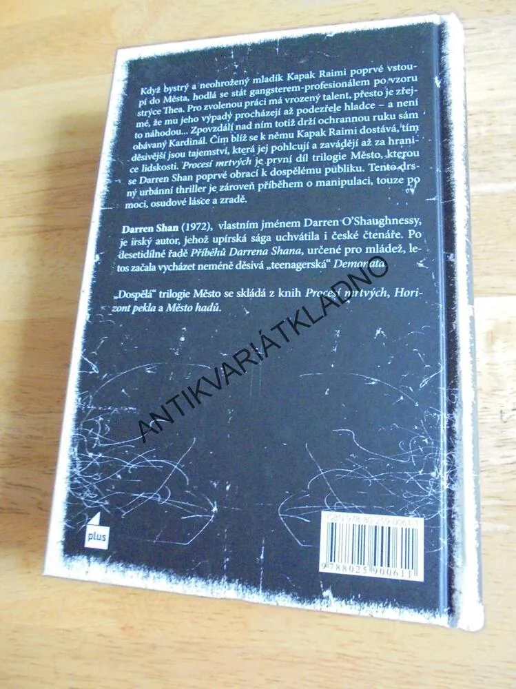 PROCESÍ MRTVÝCH, DARREN SHAN, TRILOGIE MĚSTO
