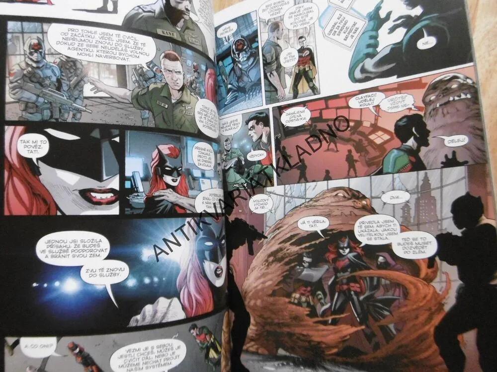 BATMAN, DETECTIVE COMICS, VE STÍNU NETOPÝRŮ, KOMIKS DC COMICS 1., **an