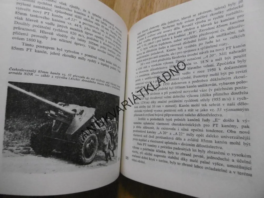 ČESKOSLOVENSKÉ DĚLOSTŘELECKÉ ZBRANĚ, VLADIMÍR KARLICKÝ, **an