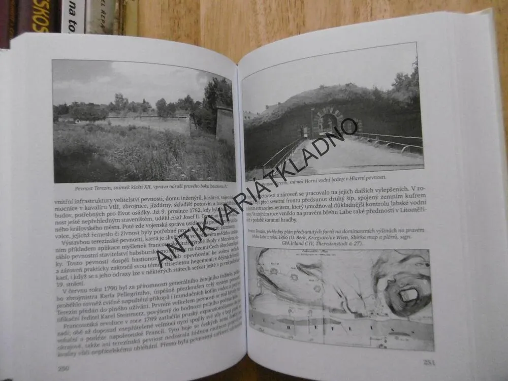 PEVNOSTI A OPEVNĚNÍ V ČECHÁCH, NA MORAVĚ A VE SLEZSKU, KUPKA, **an