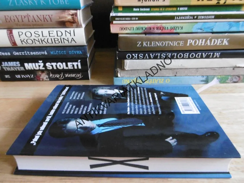 AKTA X - PRAVDA JE TAM VENKU, JONATHAN MABERRY, **an