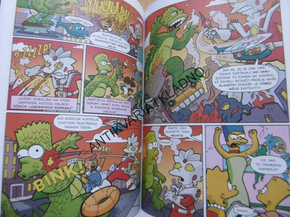 SIMPSONOVI KOMIKSOVÁ ZAŠÍVÁRNA, KOMIKS, **an